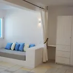 White Blue & * Páros