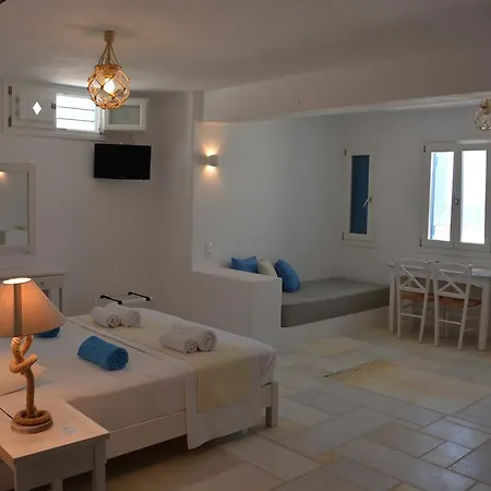 White Blue & * Parikia (Paros)