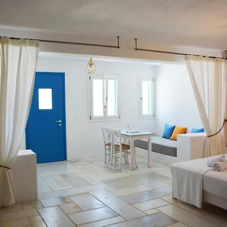 White Blue & Apartment Parikia (Paros)
