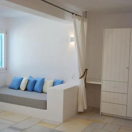 White Blue & * Parikia (Paros)