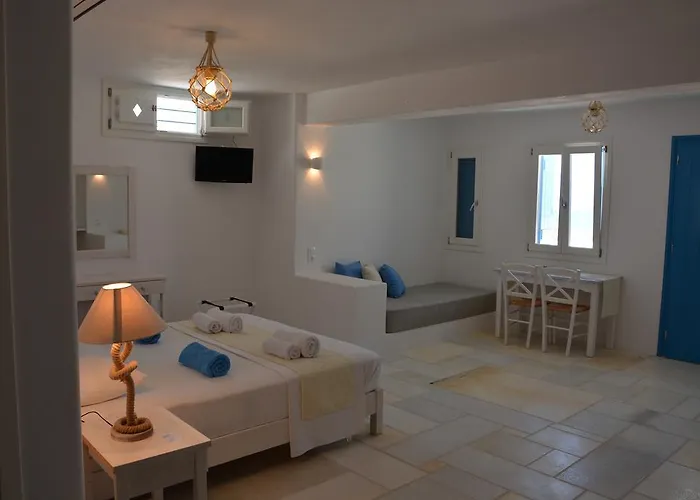 White Blue & * Páros