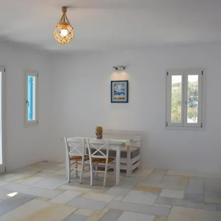 White Blue & * Parikia (Paros)